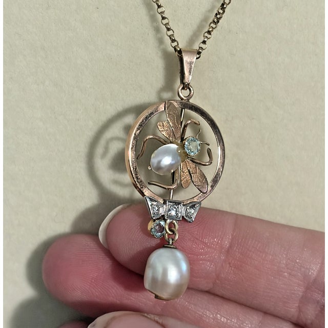 Victorian 1900-1909 9 Ct Gold Fly Necklace With Diamonds, Pearls, and Aquamarine For Sale - Image 3 of 7