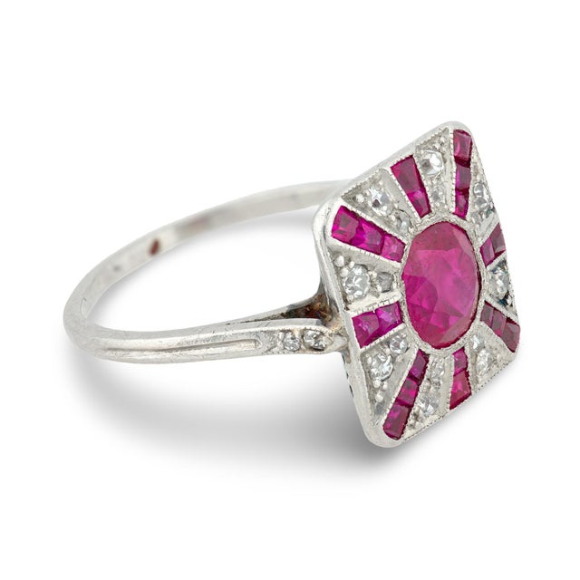 Art Deco 1930s Art Deco Ruby Diamond Platinum Ring, Size 5.75 For Sale - Image 3 of 7