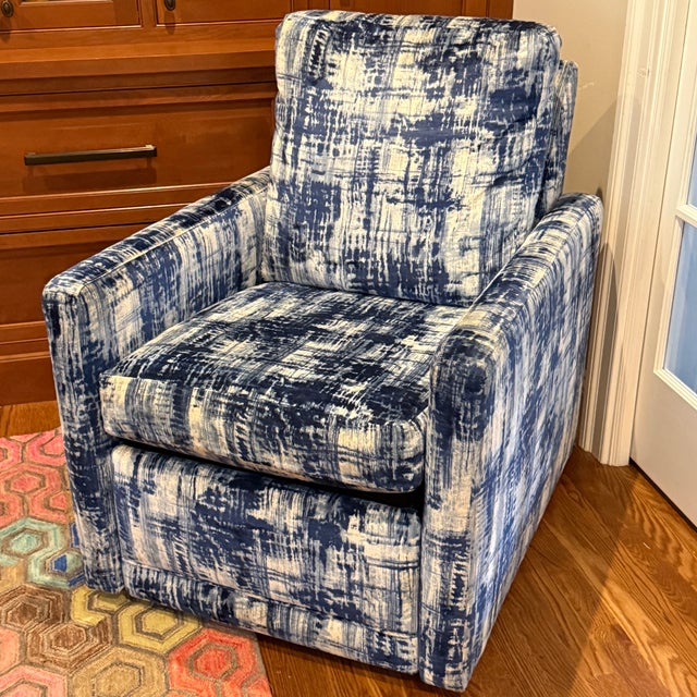 Blue and White Graphic Lee Industries Swivel Recliner For Sale - Image 9 of 9