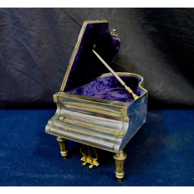 Vintage Victorian "Remembrance box" For Sale In New York - Image 6 of 12