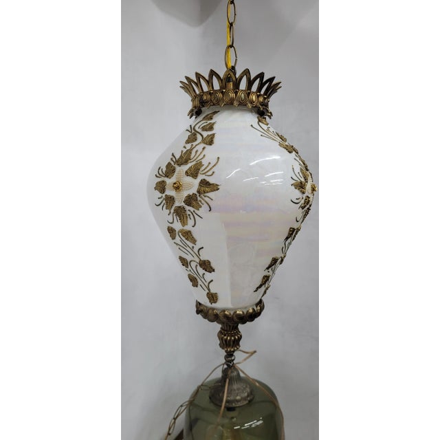 Hollywood Regency Vintage Mid-Century Hollywood Regency White & Gold Swag Lamp Tear Drop Shape For Sale - Image 3 of 7