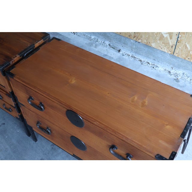 Pair of 19th Century Japanese Tansu Bedside Chests For Sale In Los Angeles - Image 6 of 10
