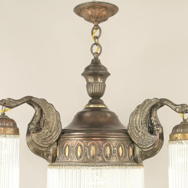 The lamp requires 3 light bulbs (socket: E-27) Creates a relaxing atmosphere and gives a cosy, non-dazzling light....