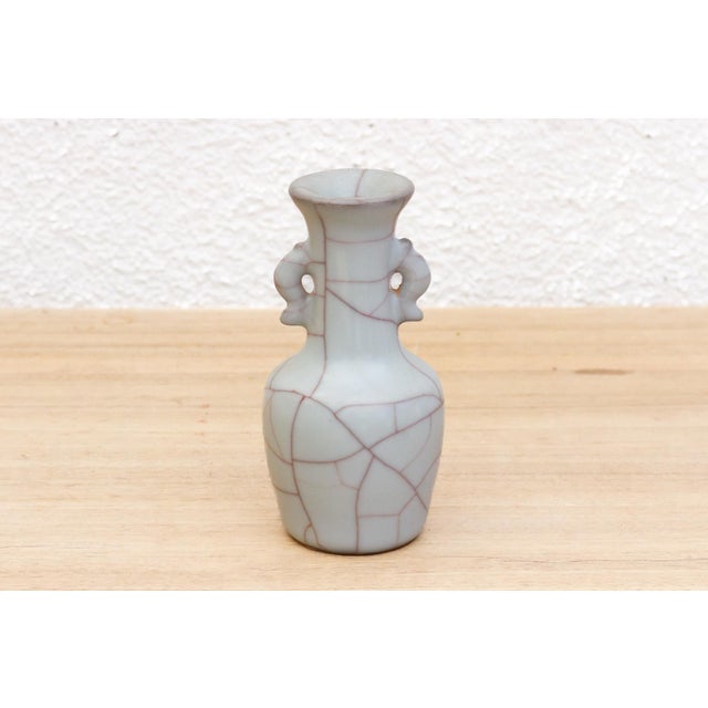 Chinese Refined Antique Crackle Pattern Ge-Type Vase For Sale - Image 3 of 9