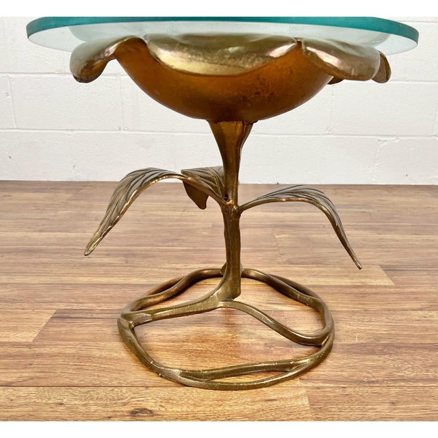 This is a spectacular little side table. The base is cast in the shape of a flower with three leaves. A 5/16 thick, full...