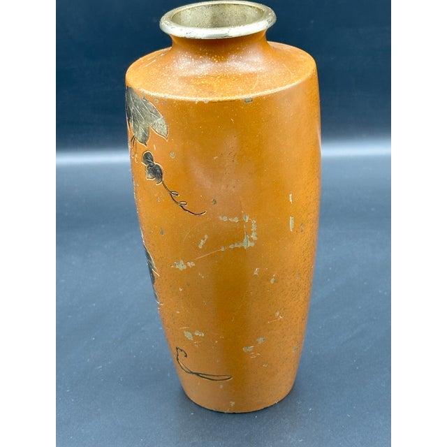 Early 20th Century Japanese Hand Painted Persimmon Vase – Bird & Foliage Motif, Gold & Black Enamel, Meiji–Taishō Era For Sale In Detroit - Image 6 of 9