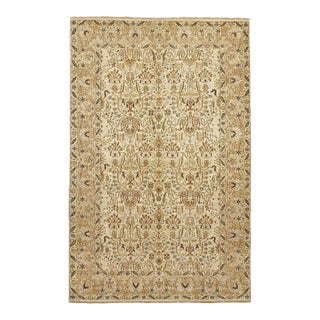 1990s Vintage Hand Knotted Agra Style Rug. 6'x 9' For Sale