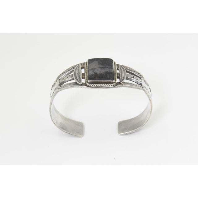 Mid 20th Century Mid 20th Century Southwestern Fred Harvey Style Sterling Silver and Petrified Wood Cuff Bracelet For Sale - Image 5 of 10