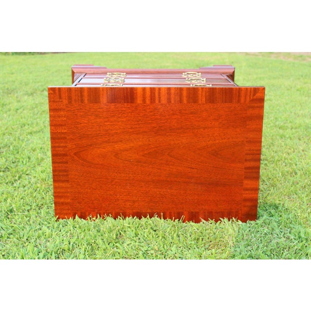 Baker Furniture Chippendale Mahogany Nightstands—A Pair For Sale - Image 16 of 18