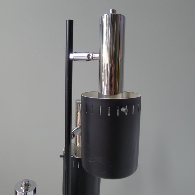 Mid-Century Modern Floor Lamp with Movable Cylindrical Shades in Chrome & Black, 1960s For Sale - Image 6 of 14