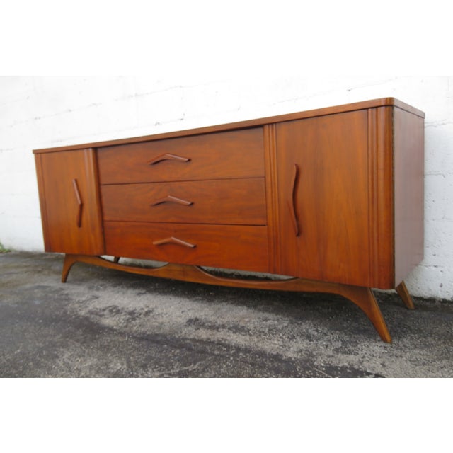Young Manufacturing Mid 20th Century Curved Boomerang Dresser Sideboard 6171 For Sale - Image 15 of 18