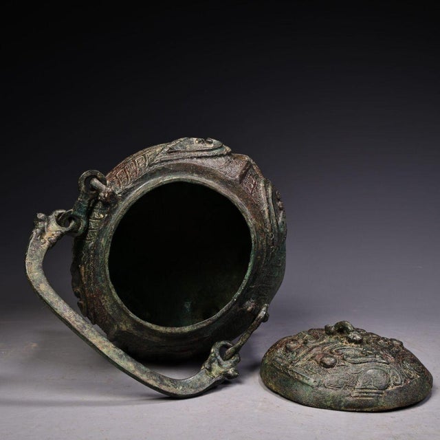 Late 19th Century Late 19th Century Bronze Ritual Vessel With Handle and Lid For Sale - Image 5 of 10