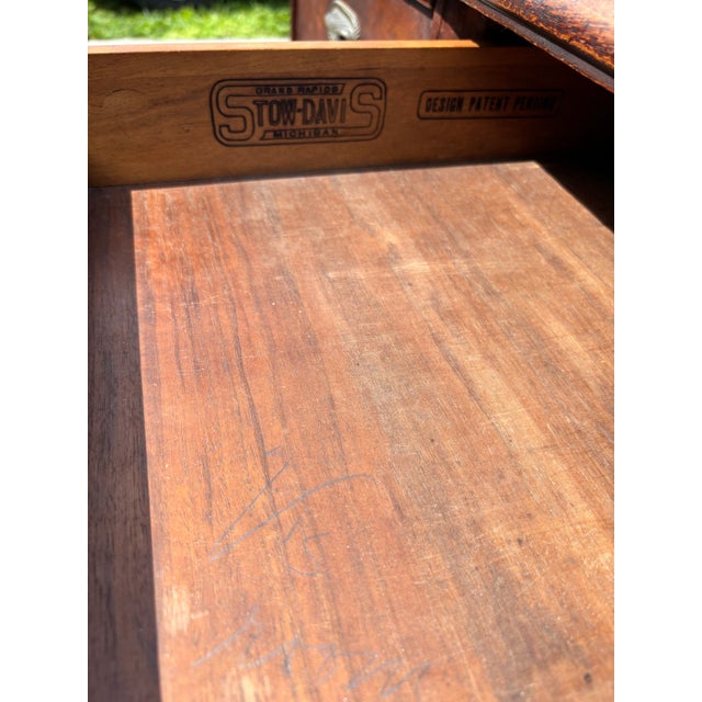 Stow & Davis Stow & Davis Art Deco Vintage Mahogany Executive Desk For Sale - Image 4 of 11