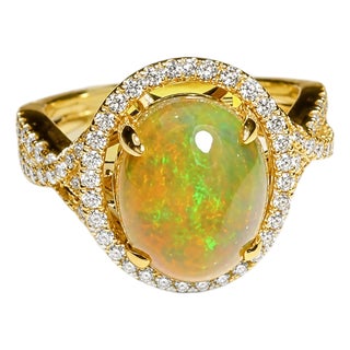 Late 20th Century 14K Yellow Gold Opal Cabochon Diamond Cocktail Ring Estate, Size 7 For Sale