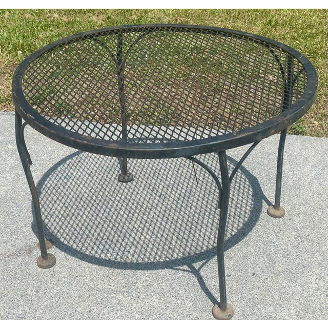 Mid 20th Century Woodard Wrought Iron Small Round Occasional Side Garden Patio Table Mesh Top For Sale - Image 11 of 12