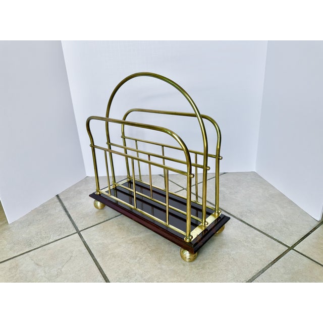 Early 20th Century English Victorian Brass Wood Newspaper Magazine Rack For Sale - Image 5 of 18