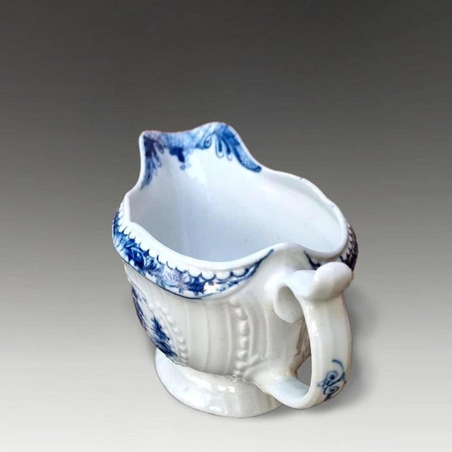 Antique First Period Porcelain Sauce Boat from Dr Wall Worcester, 1760 For Sale - Image 4 of 11