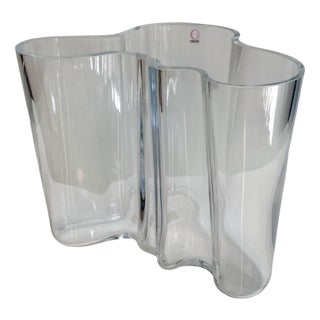 Large Model 3030 Sculptural Savoy Flower Vase in Clear Glass by Alvar Aalto for Iittala, Finland, 1937 For Sale