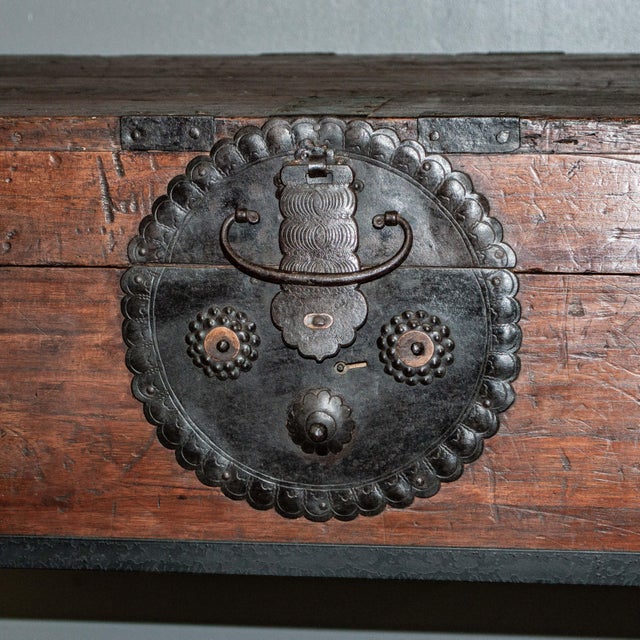 Late 19th Century Unusual Antique Japanese Paulownia Wood Storage Trunk For Sale - Image 5 of 9