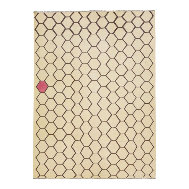 2020s Contemporary Beige Turkish Kilim Wool Rug With Geometric Design For Sale