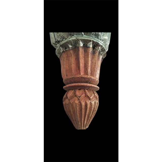 1930s French Art Deco Fan-Shaped Wall Sconce in Carved Wood and Aluminium, 1930 For Sale - Image 5 of 6