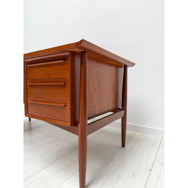 Wood Mid-Century Danish Teak Writing Desk by Arne Vodder for H. P. Hansen, 1960s For Sale - Image 7 of 17