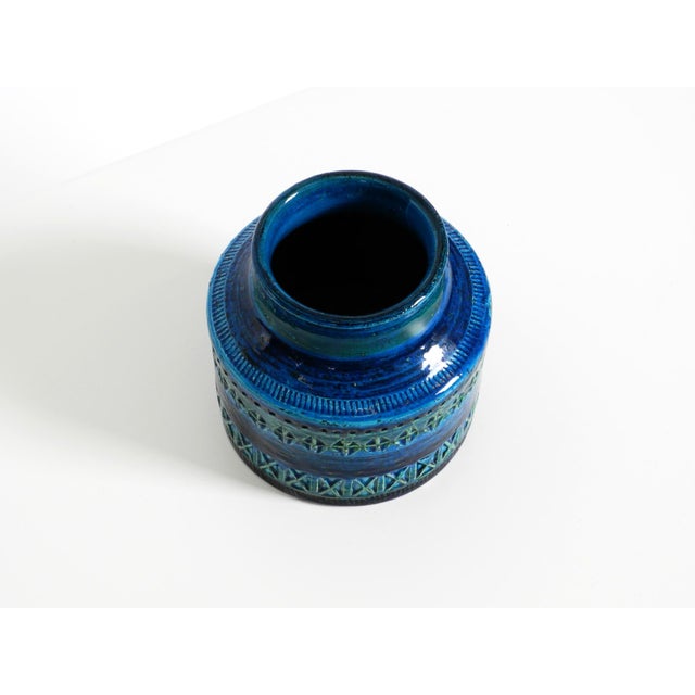 Blue Small Rimini Blue Ceramic Vase by Aldo Londi for Bitossi, Italy, 1960s For Sale - Image 8 of 15
