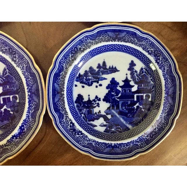 19th Century 19th Century Copeland Spode Chinese Canton Style Blue & White Porcelain Dinner Plates with Gold Trim - Set of 4 For Sale - Image 5 of 11
