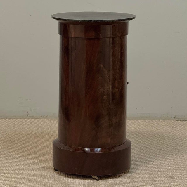 Early 19th Century French Empire to Louis Philippe Mahogany Marble Top Cabinet ~ Pedestal For Sale - Image 14 of 18