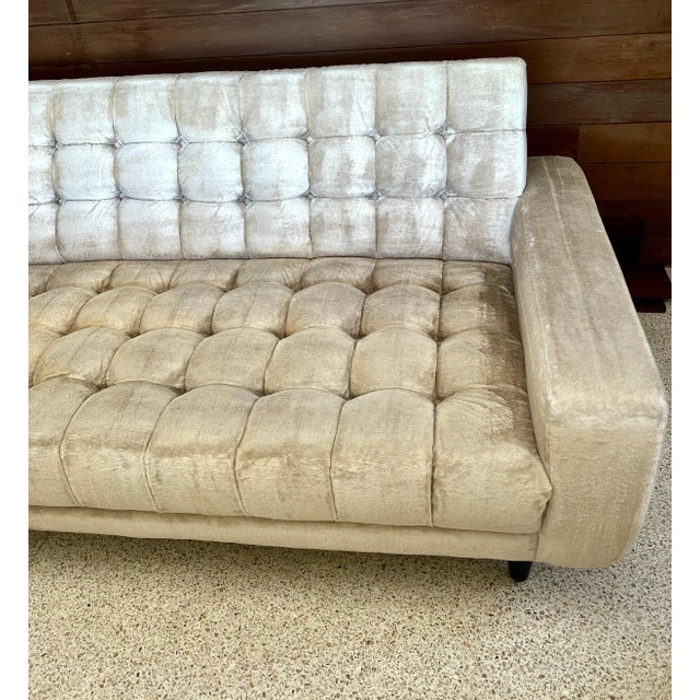 Mid 20th Century William Billy Haines 122" Biscuit Tufted Ledge Back Sofa in Velvet Upholstery For Sale - Image 5 of 6