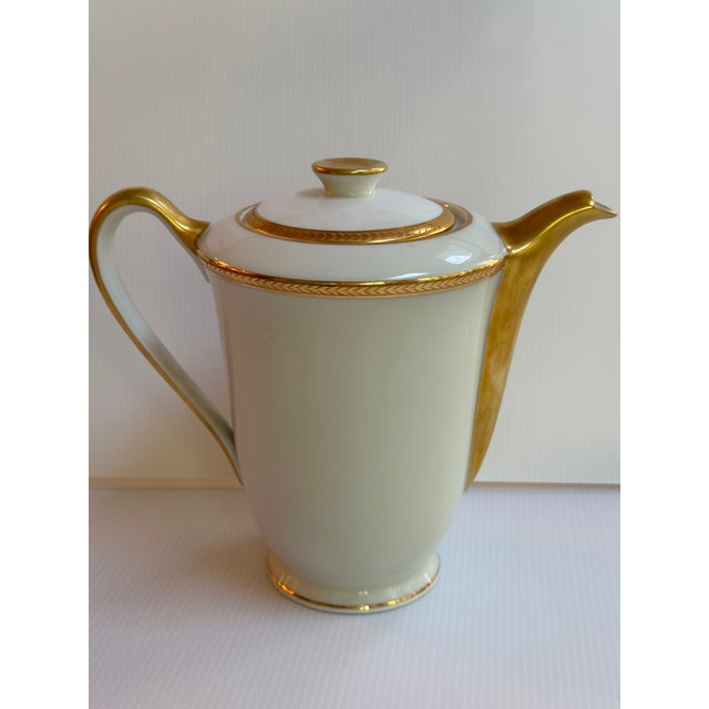Vintage Limoges France Large 1000 Ml White With Gold Trim Coffee Pot With Lid by Cenpor For Sale - Image 18 of 18