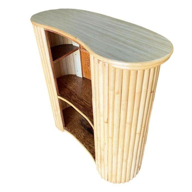 1950s Restored Mid-Century Vertically Stacked Curved Stacked Dry Rattan Bar For Sale - Image 5 of 5