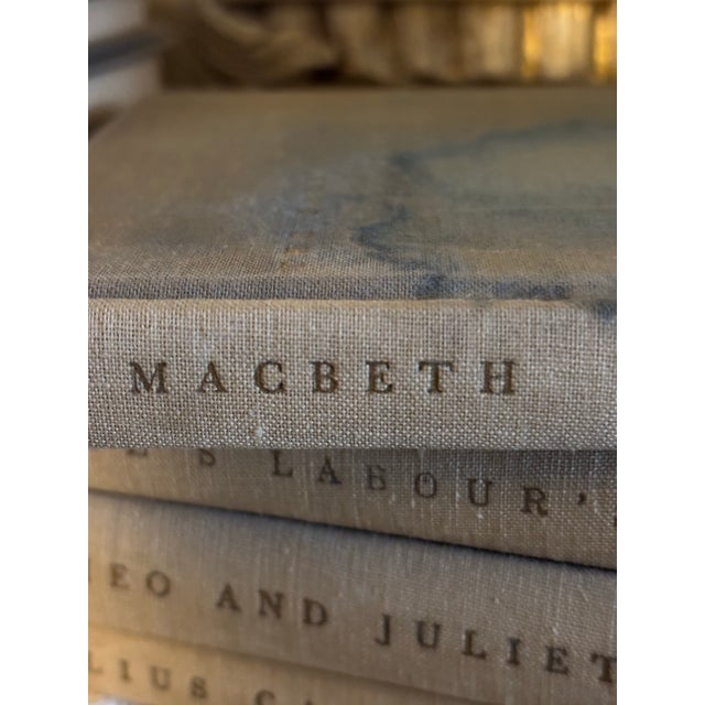 17th Century 13 Shakespeare Books Collection - The Yale Shakespeare For Sale - Image 12 of 12