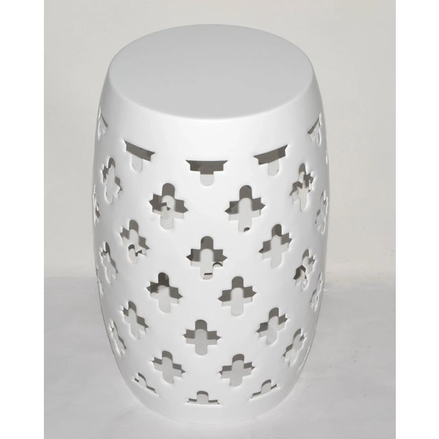 1970s Hollywood Regency Indoor Outdoor White Steel Carved Drum Garden Stool For Sale In Miami - Image 6 of 12