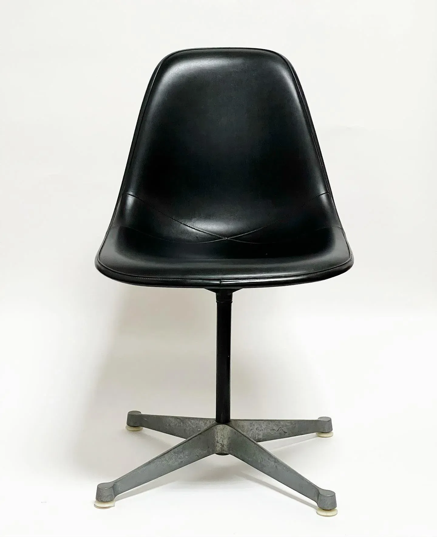 早い者勝ち【正規】Herman Miller)ShellSideChairDSW Mid Century 1967 Single Original Eames for Herman Miller Pivoting