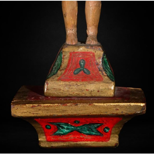 Spanish Colonial Artist, Niño Jesús Salvador del Mundo Sculpture, 17th Century, Wood For Sale - Image 4 of 8