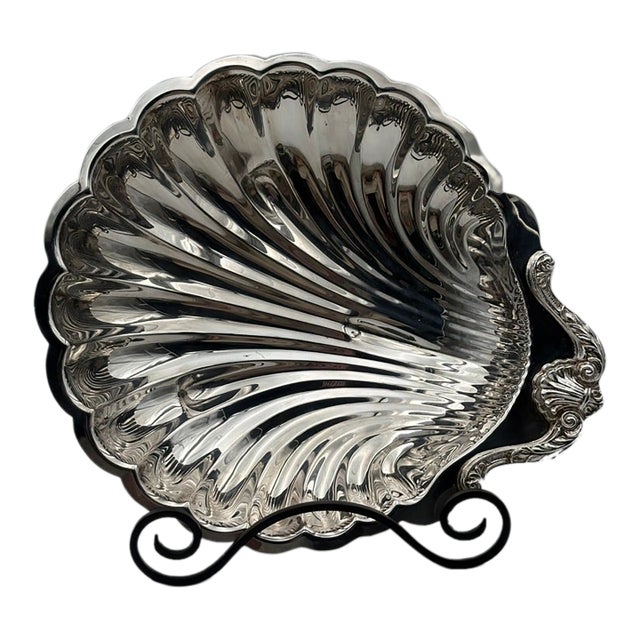 Vintage English Silver Mfg. Corp. Silverplate Scallop Shell Serving Dish For Sale