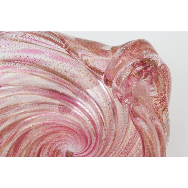 1960s Vintage Murano Style Swirled Snail Glass Bowl With Gold Aventurine Pink, Raspberry For Sale - Image 5 of 10
