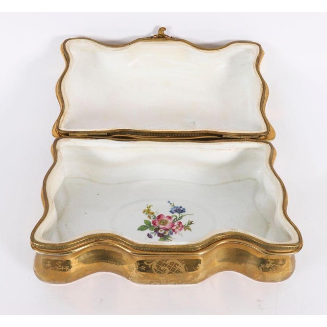 Large Antique French Sevres Golden Porcelain Casket, 1800s For Sale - Image 3 of 14