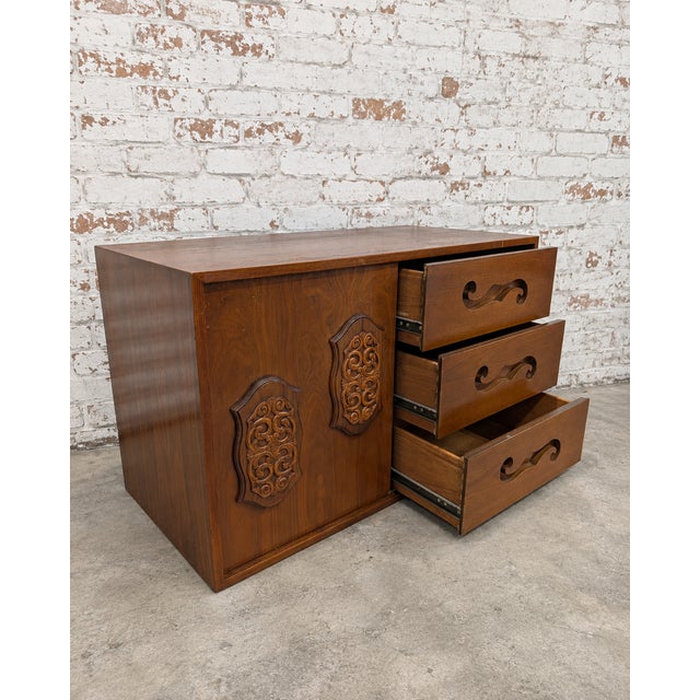 Young Manufacturing Young Manufacturing 1960's Vintage Mid Century Modern Brutalist Dresser, Attributed For Sale - Image 4 of 5