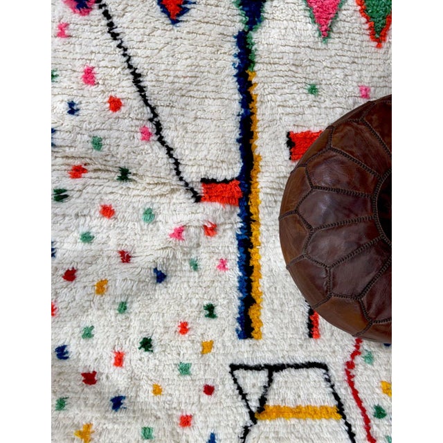 Colorful Azilal Rug – Handmade Moroccan Abstract Wool Rug This handmade Azilal rug is a vibrant celebration of Moroccan...