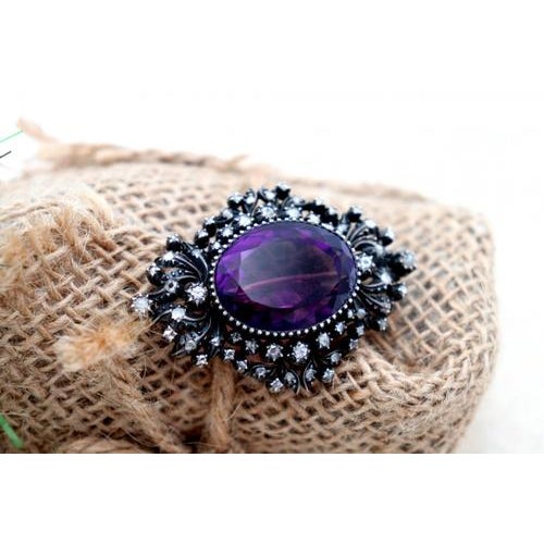 Gold Brooch with Diamonds For Sale - Image 3 of 9