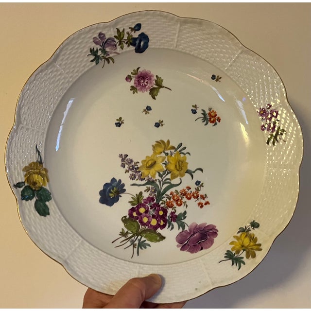 Mid 18th Century Antique 18th Century Meissen Porcelain Charger Deep Dish Platter With Basketweave Border and Floral Bouquets For Sale - Image 5 of 12