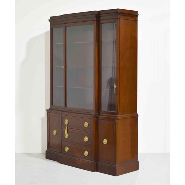RWAY Mid Century Traditional Style Mahogany Display Curio China Cabinet by RWay For Sale - Image 4 of 14