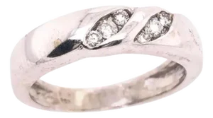 14 Karat White Gold With Diamonds Wedding Band / Bridal Ring, Size 5.75