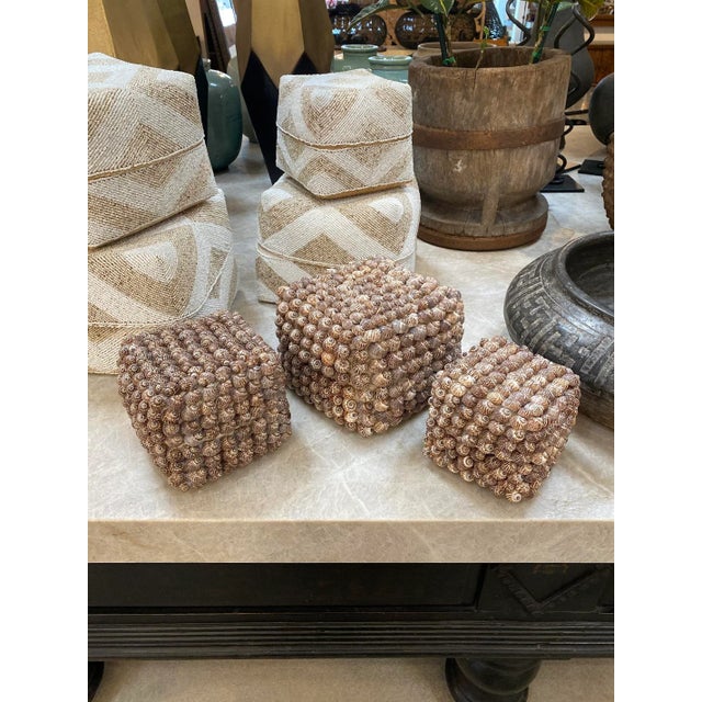 Vintage Coastal Bali Shell Box Small For Sale In Los Angeles - Image 6 of 7