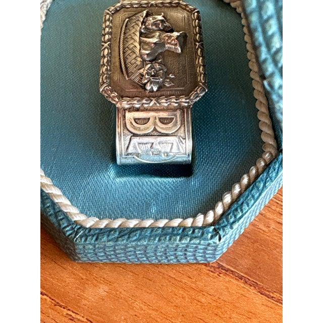 1960s Vintage Silver “Bebe” Baby Child Keepsake Napkin Ring Kitten Motif in Box For Sale - Image 5 of 12