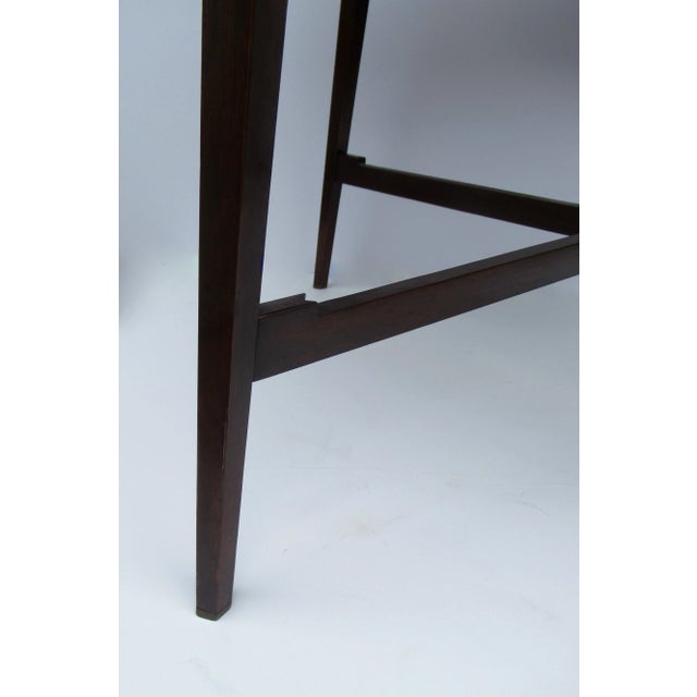 C.1950's Edward Wormley for Dunbar Mahogany & Olive Burl Wood Side/End Table With Brass Sabots & Removable Lower Tray Table For Sale - Image 9 of 13