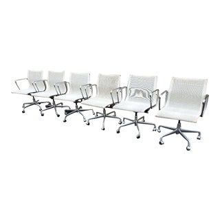 2000s White Mesh Charles Eames for Herman Miller Tilt Swivel Aluminum Group Chairs With 5 Star Base- Set of 6 For Sale