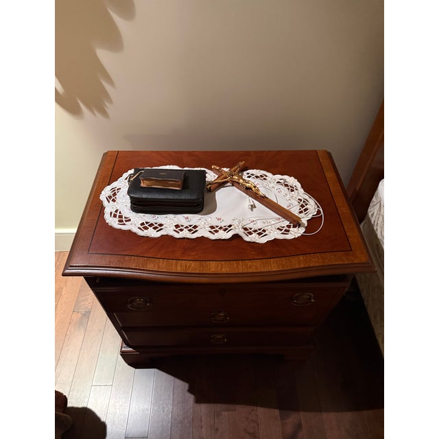 1990s Vintage Drexel Heritage Night Stand in Burlwood and Walnut Marquetry. For Sale - Image 5 of 10